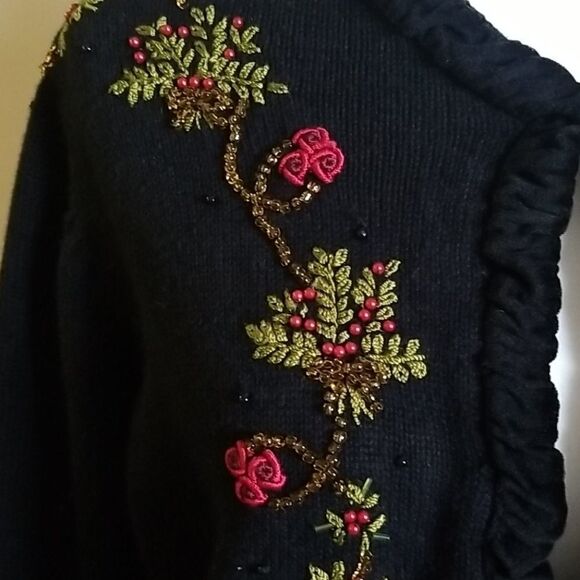 Winter Cardigan Black Red EUC SZ Large - Picture 5 of 7